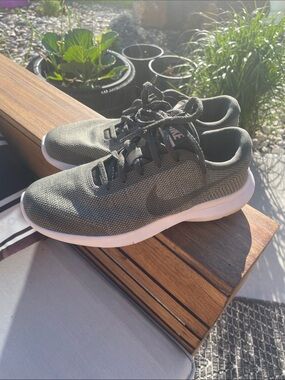 Nike Women’s Olive Green Lightweight Sneakers with White Sole